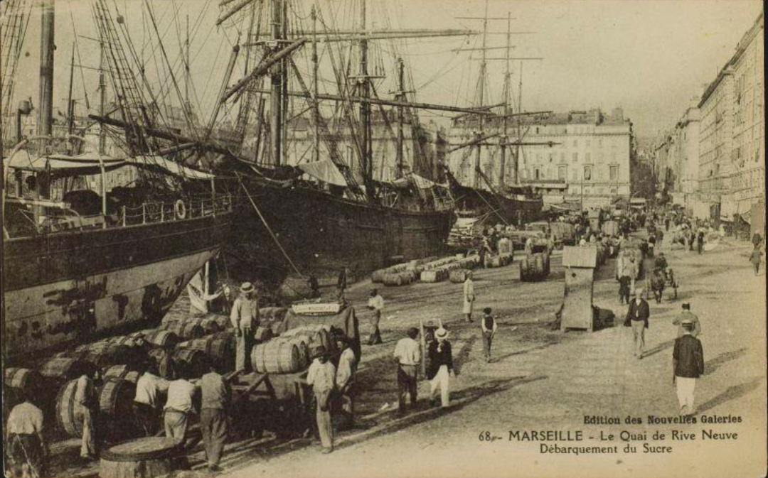 photo ancienne du Vieux Port, déchargement des navir avant 1914